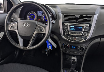 Подержанный автомобиль Hyundai Solaris Sedan 2014 года (25 фото)