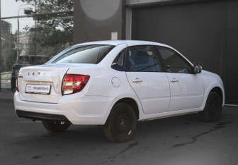 Подержанный автомобиль LADA (ВАЗ) Granta Sedan 2023 года (5 фото)