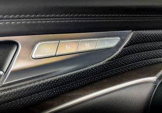 Подержанный автомобиль Kia K900 2019 года (22 фото)