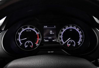 Подержанный автомобиль Skoda Octavia Wagon 2018 года (10 фото)