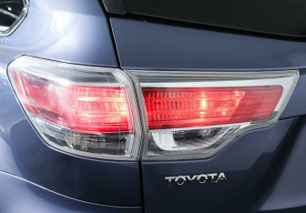 Подержанный автомобиль Toyota Highlander 2014 года (8 фото)