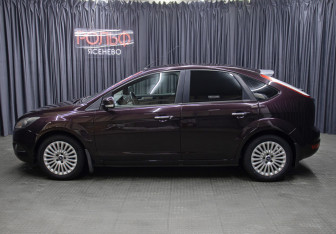 Подержанный автомобиль Ford Focus Hatchback 2010 года (8 фото)