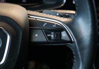 Подержанный автомобиль Audi Q8 2019 года (34 фото)