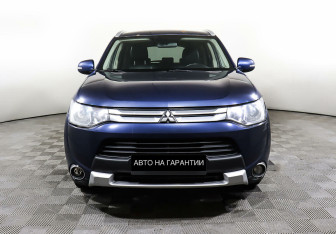 Подержанный автомобиль Mitsubishi Outlander 2014 года (2 фото)