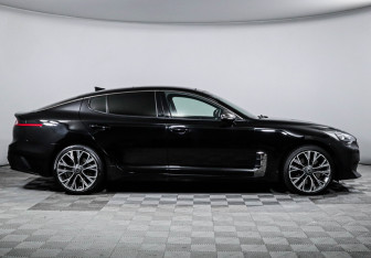 Подержанный автомобиль Kia Stinger 2018 года (4 фото)