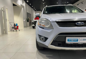 Подержанный автомобиль Ford Kuga 2011 года (9 фото)