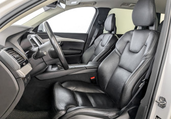 Подержанный автомобиль Volvo XC90 2019 года (19 фото)