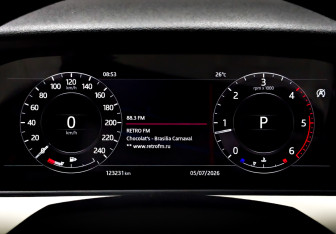 Подержанный автомобиль Land Rover Range Rover Velar 2017 года (13 фото)
