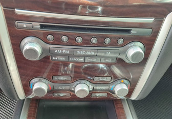 Подержанный автомобиль Nissan Pathfinder 2015 года (20 фото)