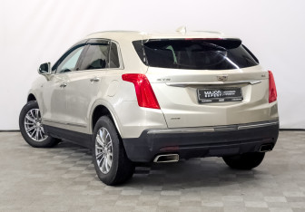 Подержанный автомобиль Cadillac XT5 2016 года (7 фото)