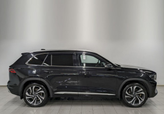 Подержанный автомобиль Geely Monjaro 2024 года (4 фото)