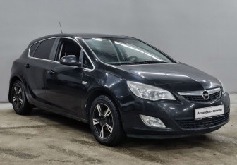 Подержанный автомобиль Opel Astra Hatchback 2011 года (3 фото)