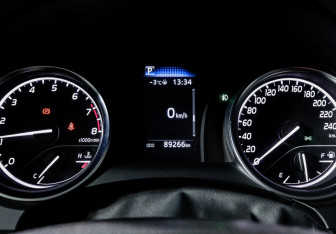 Подержанный автомобиль Toyota Camry Sedan 2021 года (3 фото)