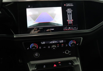 Подержанный автомобиль Audi Q3 2021 года (13 фото)