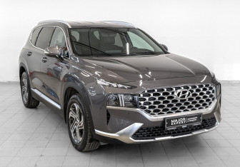 Подержанный автомобиль Hyundai Santa Fe 2022 года (3 фото)