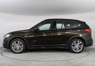 Подержанный автомобиль BMW X1 2017 года (5 фото)