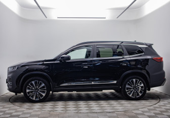 Подержанный автомобиль Chery Tiggo 8 Pro Plug-in Hybrid 2023 года (8 фото)