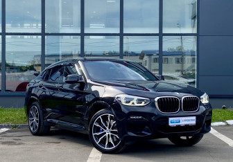 Подержанный автомобиль BMW X4 2018 года (3 фото)