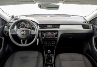 Подержанный автомобиль Skoda Rapid Liftback 2019 года (14 фото)