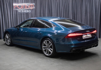 Подержанный автомобиль Audi A7 2019 года (7 фото)