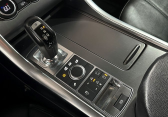 Подержанный автомобиль Land Rover Range Rover Sport 2016 года (14 фото)