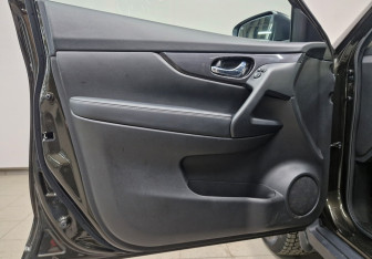 Подержанный автомобиль Nissan X-Trail 2020 года (11 фото)