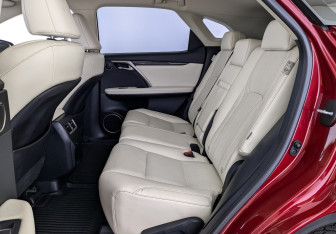 Подержанный автомобиль Lexus RX 2021 года (18 фото)