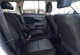 Подержанный автомобиль Mitsubishi Outlander 2018 года (11 фото)