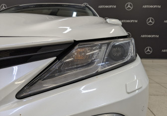 Подержанный автомобиль Toyota Camry Sedan 2021 года (11 фото)