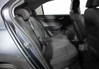 Подержанный автомобиль Skoda Rapid Liftback 2016 года (11 фото)