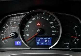 Подержанный автомобиль Toyota RAV4 2014 года (16 фото)