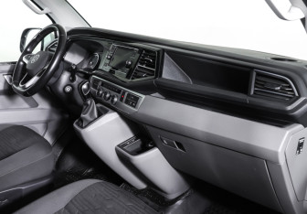 Подержанный автомобиль Volkswagen Caravelle 2021 года (11 фото)