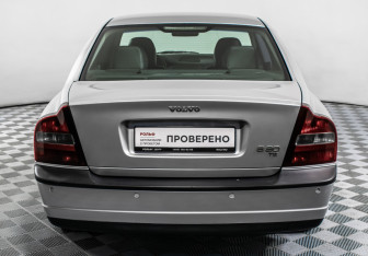 Подержанный автомобиль Volvo S80 1999 года (6 фото)