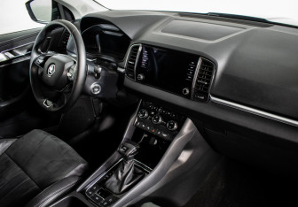 Подержанный автомобиль Skoda Karoq 2021 года (10 фото)