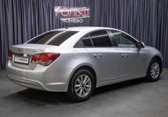 Подержанный автомобиль Chevrolet Cruze Sedan 2014 года (5 фото)