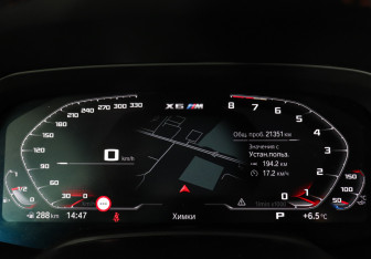 Подержанный автомобиль BMW X6 M 2022 года (11 фото)
