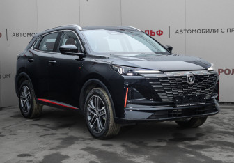 Подержанный автомобиль Changan UNI-S 2024 года (3 фото)