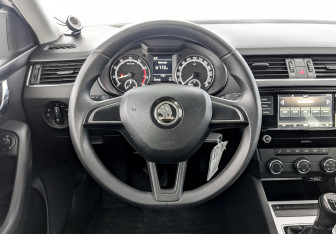 Подержанный автомобиль Skoda Octavia Liftback 2019 года (21 фото)