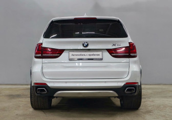 Подержанный автомобиль BMW X5 2017 года (8 фото)