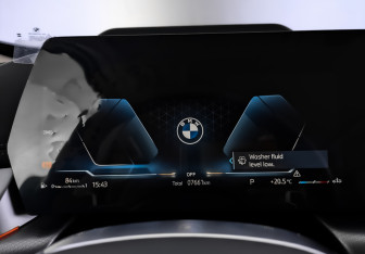Подержанный автомобиль BMW X1 2024 года (16 фото)
