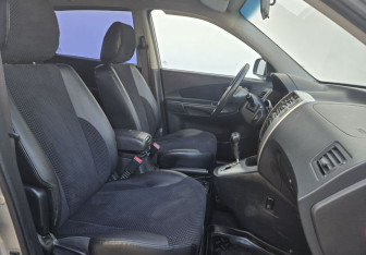 Подержанный автомобиль Hyundai Tucson 2006 года (10 фото)