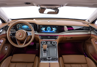 Подержанный автомобиль Hongqi H9 2023 года (14 фото)