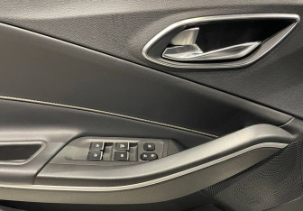 Подержанный автомобиль Москвич 3 2023 года (19 фото)