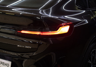 Подержанный автомобиль BMW X4 2021 года (25 фото)