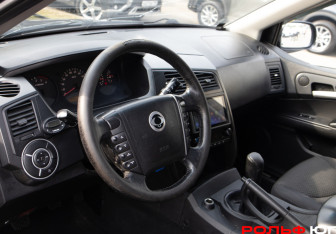 Подержанный автомобиль SsangYong Kyron 2009 года (10 фото)