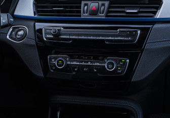 Подержанный автомобиль BMW X1 2019 года (14 фото)