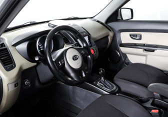 Подержанный автомобиль Kia Soul 2012 года (15 фото)