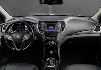 Подержанный автомобиль Hyundai Santa Fe 2017 года (10 фото)