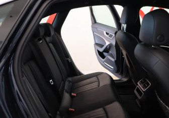 Подержанный автомобиль Audi A6 Sedan 2021 года (18 фото)