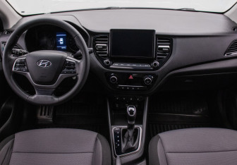 Подержанный автомобиль Hyundai Solaris Sedan 2021 года (13 фото)